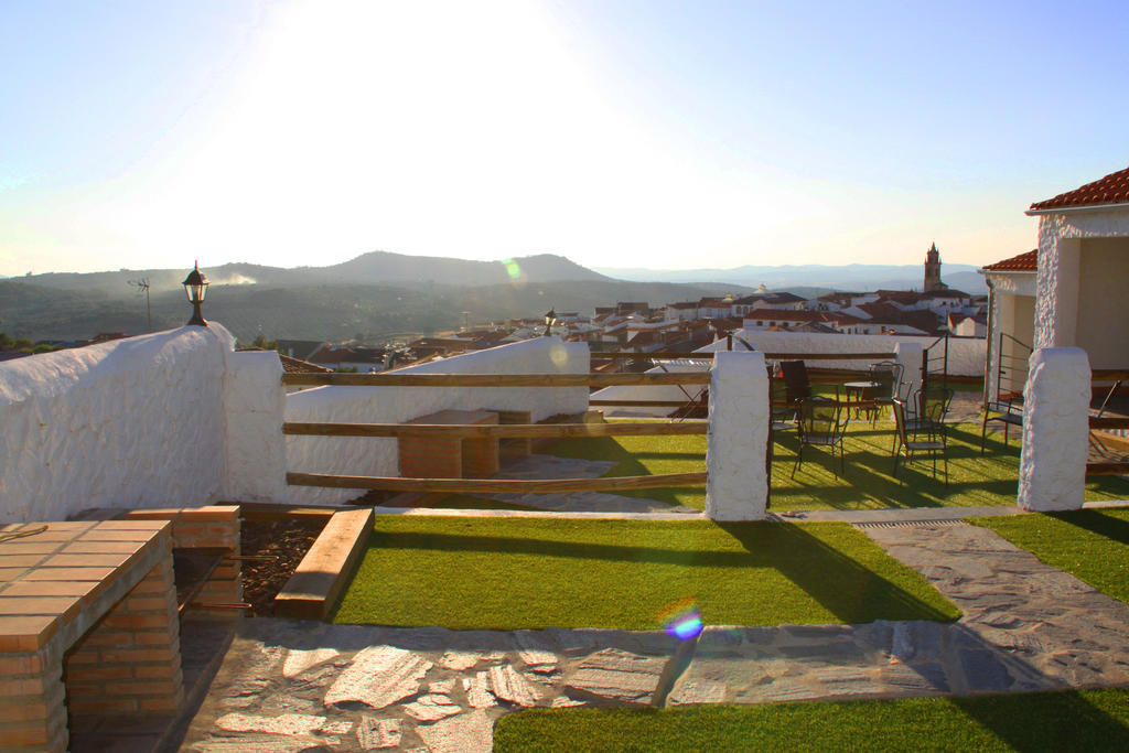 Mirador De Fuentes Pensionat Fuentes de León Exteriör bild