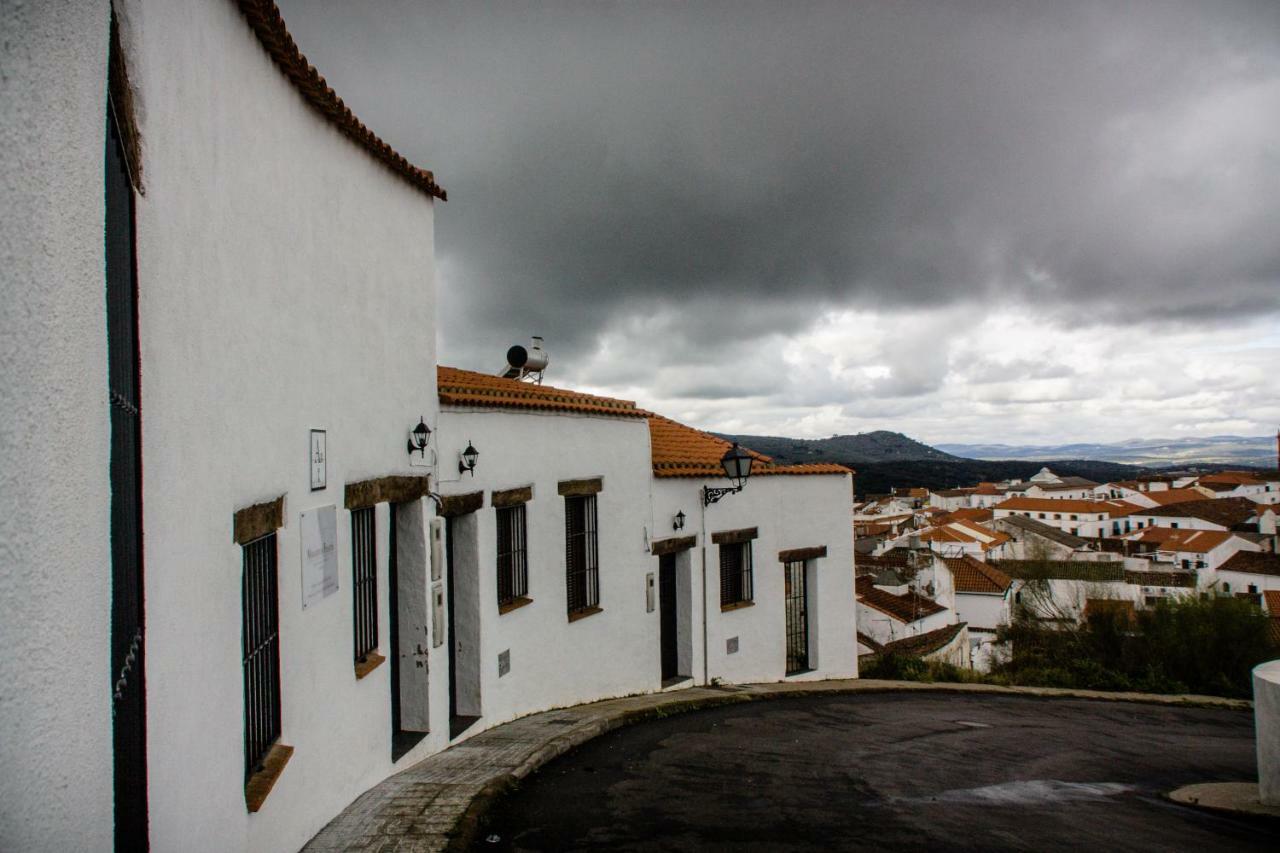 Mirador De Fuentes Pensionat Fuentes de León Exteriör bild