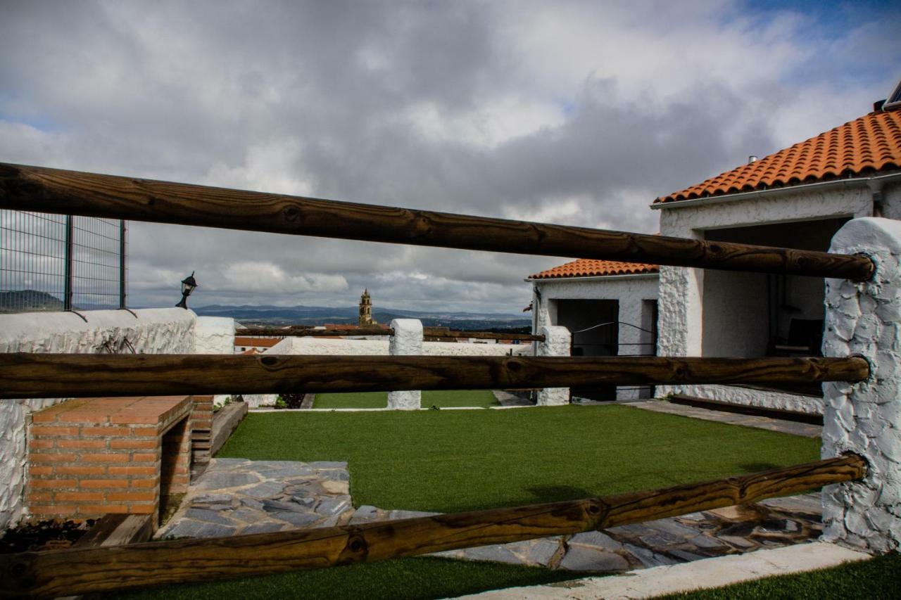 Mirador De Fuentes Pensionat Fuentes de León Exteriör bild